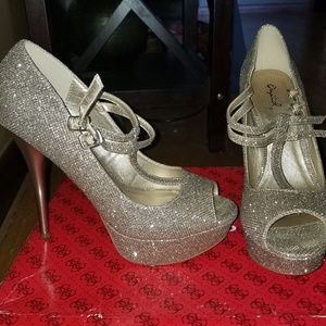 Women's shoes